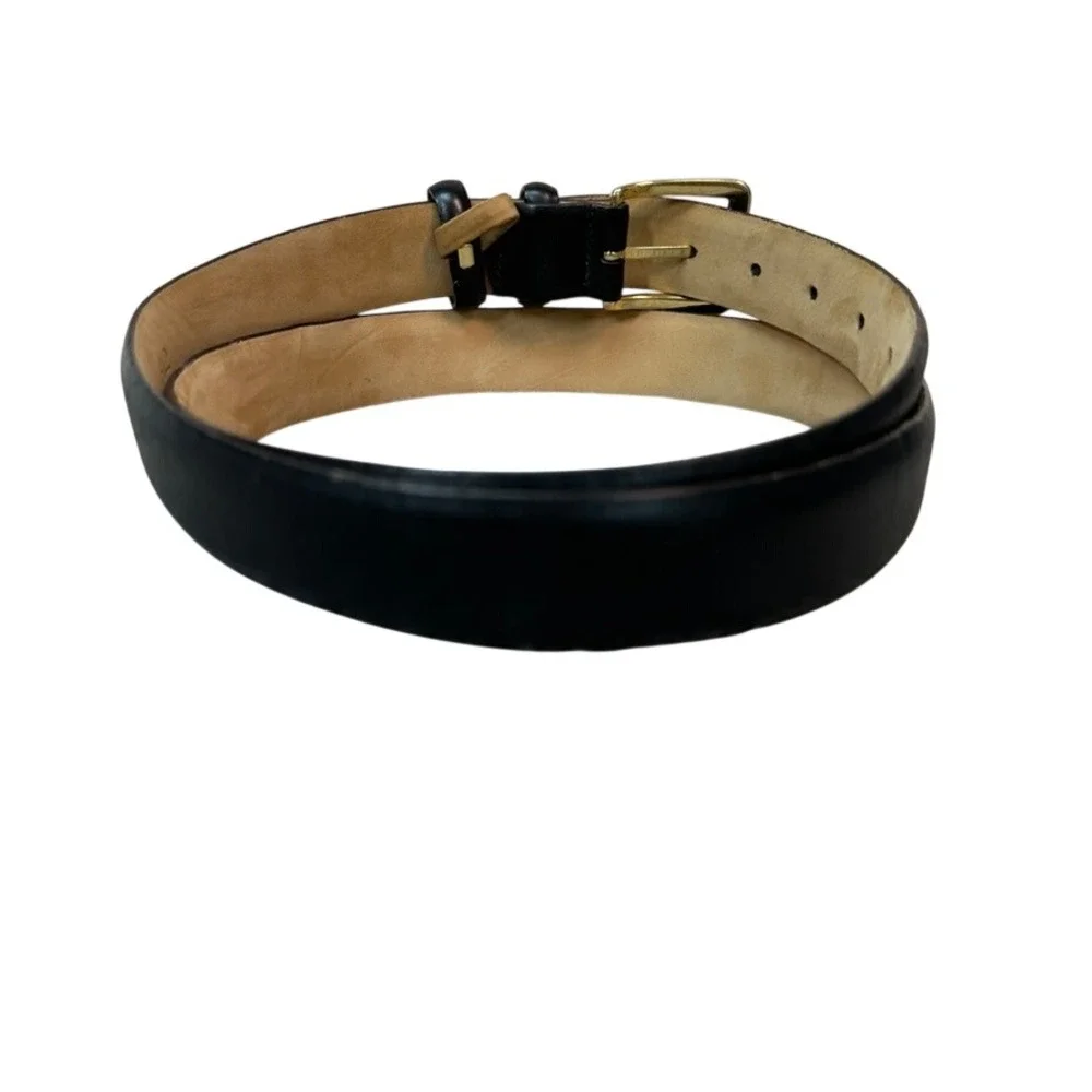 Saks Fifth Avenue Mens Black Full Grain Leather Belt Gold Buckle Size 42 USA
